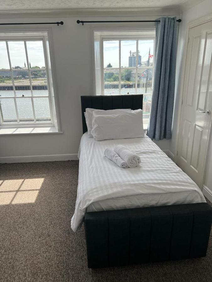Spacious One Bedroom Flat With River View, 1E Great Yarmouth Exterior photo