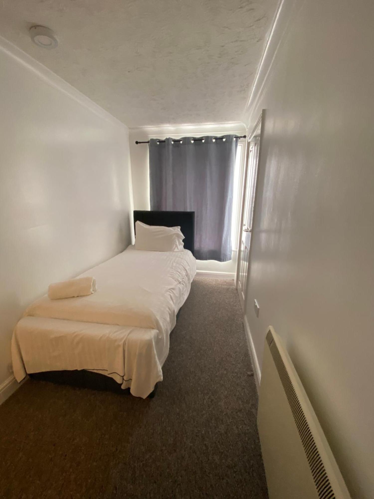 Spacious One Bedroom Flat With River View, 1E Great Yarmouth Exterior photo